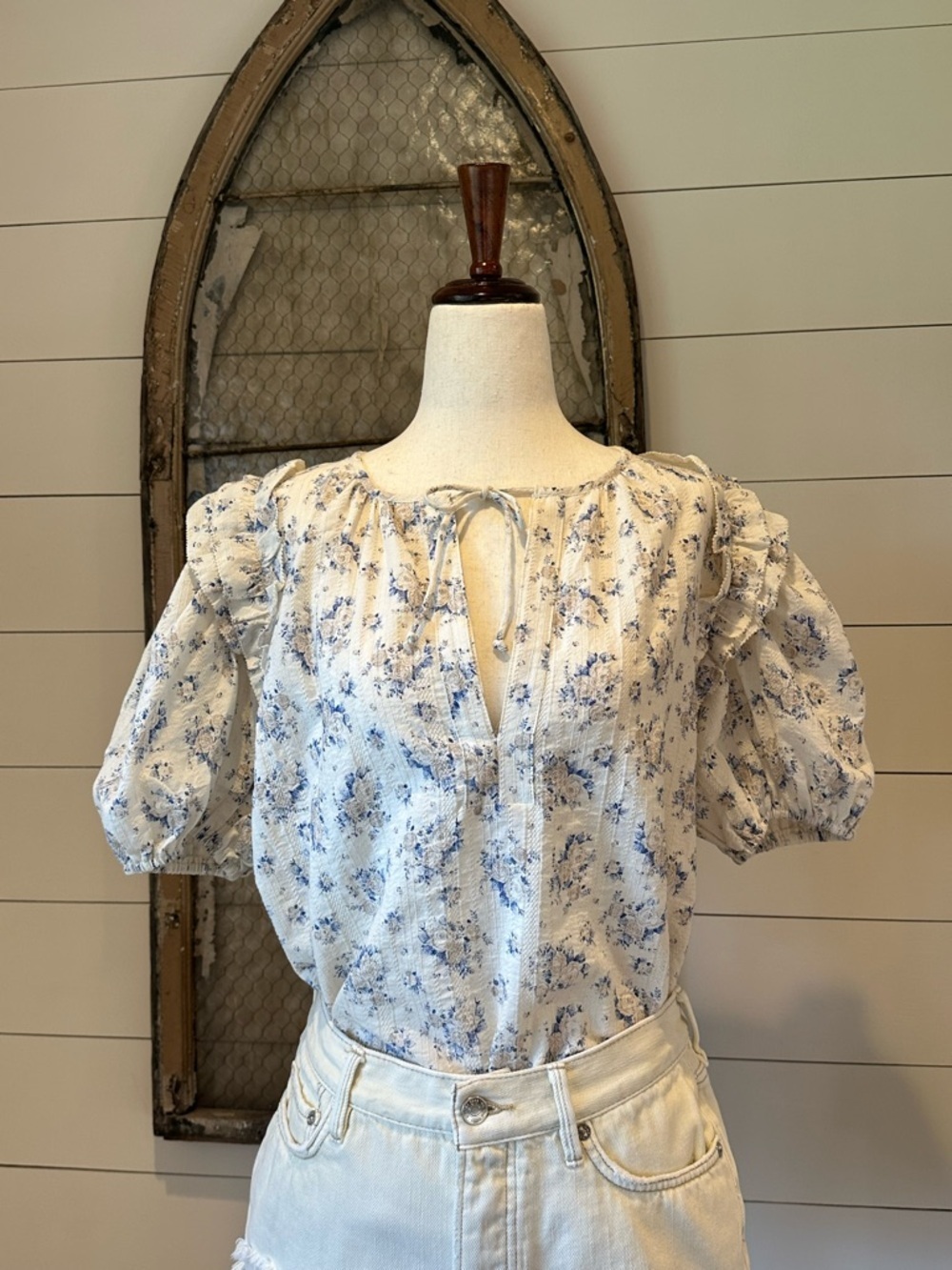 NWT Top Olivaceous Floral Ruffle Cottagecore V-Neck Cream Blue S